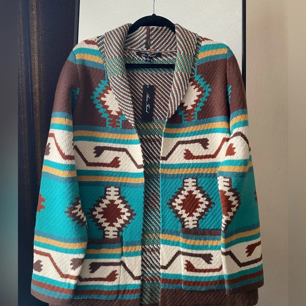 Aztec Cardi - Picture 1 of 4